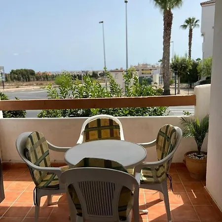 Apartment Prime Location 2 Bed 2 Bath Plaza *