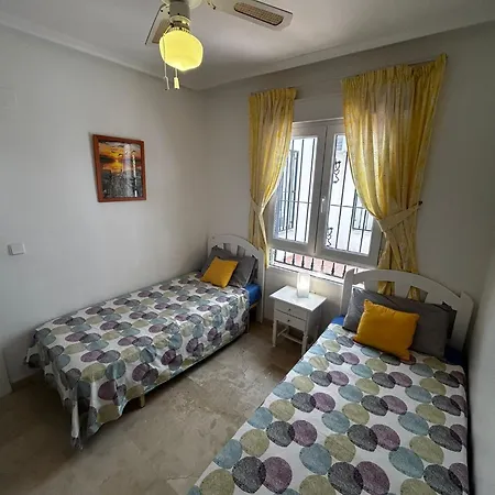 Prime Location 2 Bed 2 Bath Plaza Apartment *