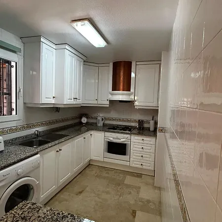 Prime Location 2 Bed 2 Bath Plaza